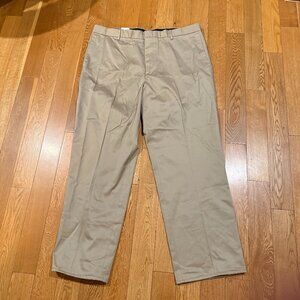 Dockers Anti Wrinkle Khaki Pants Mens 40x34 Mid Rise Cotton Classic Fit NWT